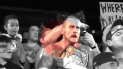 Фен удря Cm Punk по главата и посля отнася нокаут