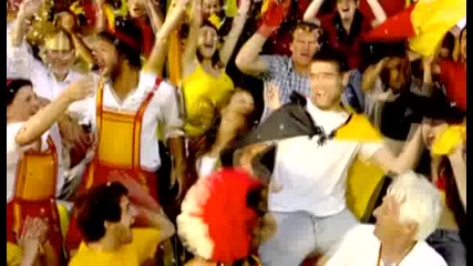 Високо Качество Knaan ft. David Bisbal - Waving Flag [ official music video ] Песен На Годината