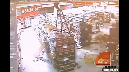 Фрапираши пречуквания на един и сащ човек в магазин !!!