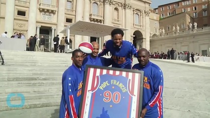 Pope Francis Meets the Harlem Globetrotters