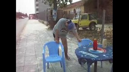 Пияница в приморско няма къде да седне