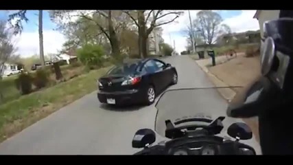 Преследване на заподозрян през погледа на Полицай с мотоциклет