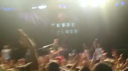 B.o.b изпълнява Kids на Мgmt *на живо* 