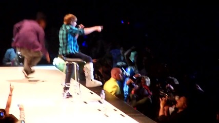 Justin Bieber - Love Me live