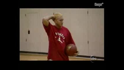 Eminem Играе Баскет С Jimmy Kimmel