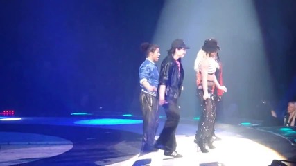 Britney Spears - Circus Tour - Hit Me Baby (one More Time) 
