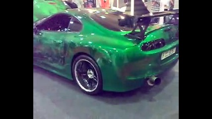 Звукът на Toyota Supra + малко огън 