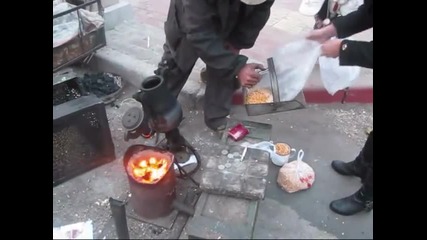 Ето как се правят пуканки в китай :дд