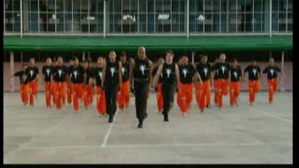 Затворници Кълчат Кълки Под Музиката На Джако 