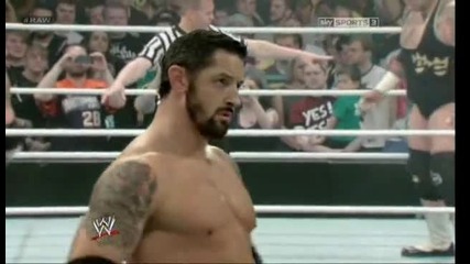 Wade Barrett vs Brodus Clay // Wwe Raw 5.11.12