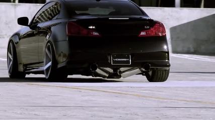 Страхотно infiniti g37 с комбинация Vossen Wheels