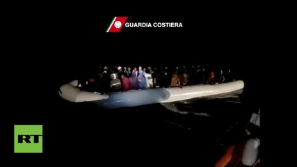 Italy: Italian Coast Guard picks up 893 migrants in Mediterranean