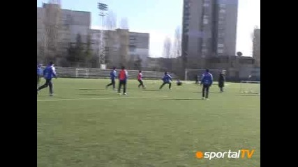 Левски Тренира На Изкуственото 18.02.08