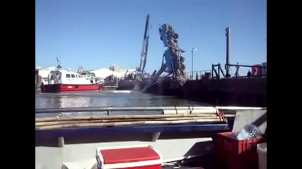 Лодка уби Кран 