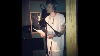 *2014* Machine Gun Kelly ft. Tezo - Black magic
