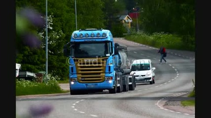 Slideshow with trucks two machines 45