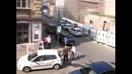 Шофьор вади пистолет след катастрофа