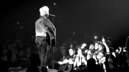 H D * Green Day - Last Night On Earth *official Music Video* 