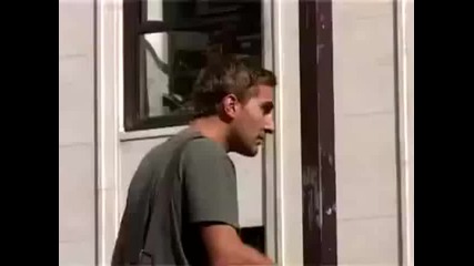 Смях! Защо ми счупи телефона бе..?