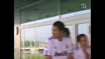 Реал Мадрид Официално 2010/11 снимки на отбора 