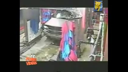 Глупак на автомивка