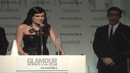 N e w! Jessie J accepts her Glamour award {high quality}