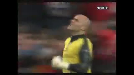 Вратар полудява след като вкарва гол в 95 - та минута и праща Стандард в Лига Ев 