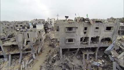 Летящ дрон разкрива разрушенията в Ивицата Газа след военната операция на Израел