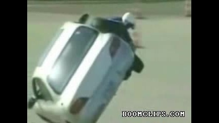 Как се сменя автомобилна гума в движение !!