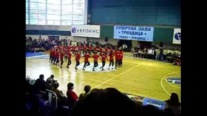 Народни танци