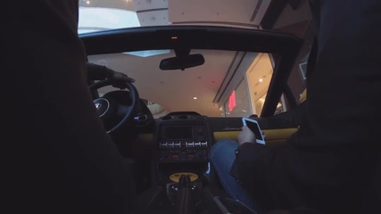 Drive-in с Lambo Gallardo в столичен мол.