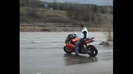 Хонда Cbr 1000 -екстремни изпълнения !
