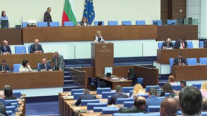 Депутатите дебатират по четвъртия вот на недоверие