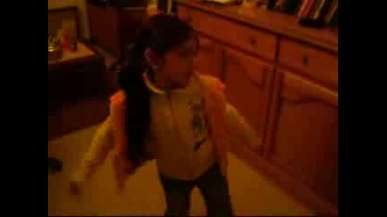 Детенце Танцува На De Que Vas