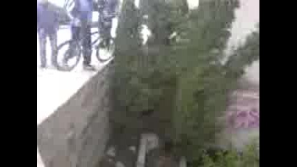 Колелото падааа :)