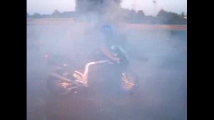 Burnout Suzuki Gsxr 750