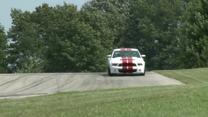 автомобили: Chevrolet Corvette vs. Ford Mustang Shelby Gt500 