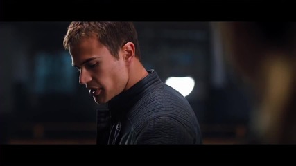 Divergent - Knife Throwing Scene [ Shailene Woodley & Theo James]