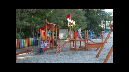 Детско корабче на плажа във Варна