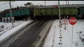 Камера заснема ужасна катастрофа с камион на Ж П прелез с участието на два влака!
