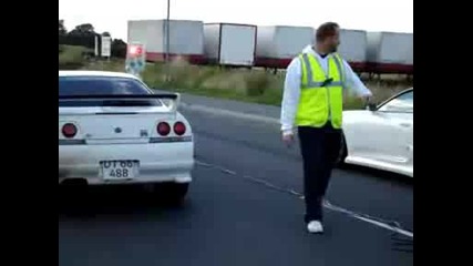 Nissan Skyline vs. Toyota Supra - drag