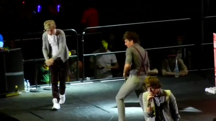 One Direction - Gotta Be You - Brisbane 18.4.12