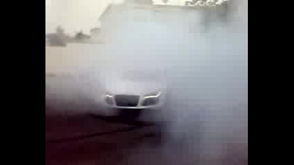 Audi R8 - Crazy Burnout