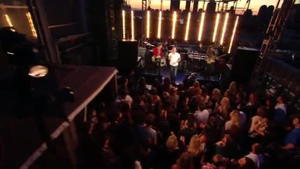Maroon 5 - Makes Me Wonder (vevo Summer Sets) 