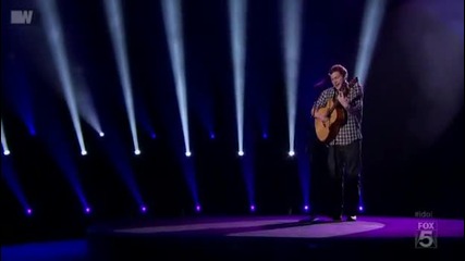 Phillip Phillips продължава в American Idol
