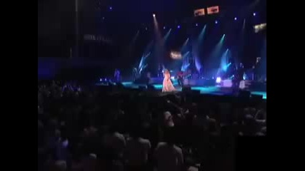 Kelly Clarkson Goes Hardcore - - - Live
