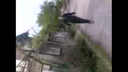 Mule se nadbqgva s ba6ta si