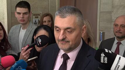Добрев: Институциите работят и никой не може да открадне изборите