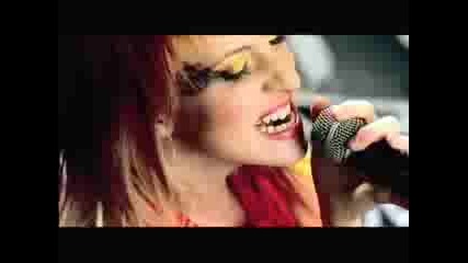 Paramore - Misery Business