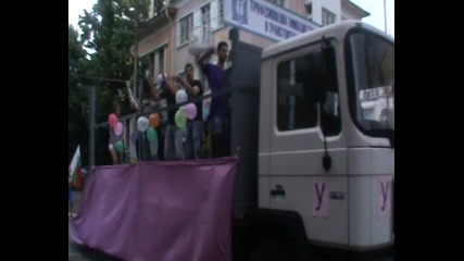 Участие в карнавалното шествие за празника на розата на ученици от Пгттм гр. Казанлък